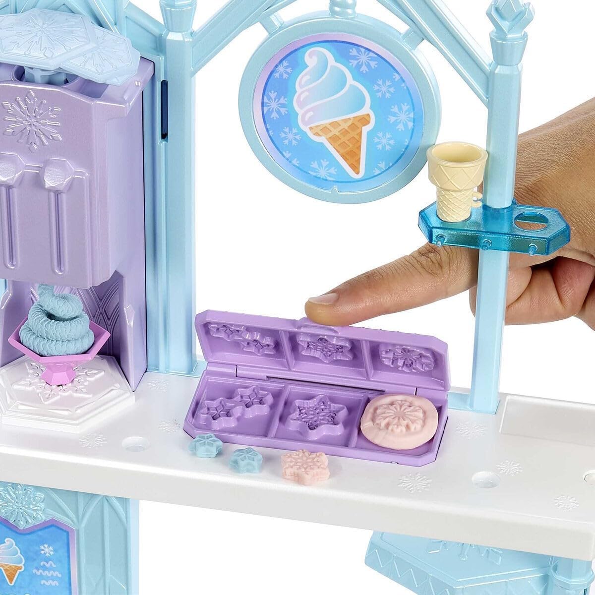 Mattel Disney Frozen Dessert Play Set ith Elsa Doll, Olaf Figure And Many Acessories